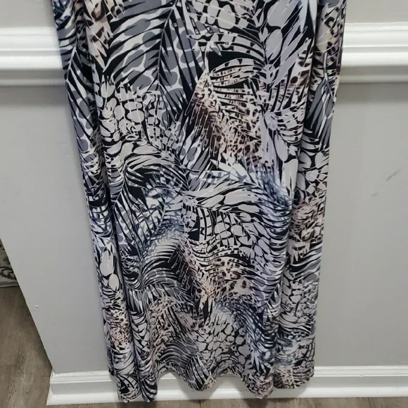 🖤 Attitudes by Renee Black & White Sheath Maxi Dress – Size MP 🤍 - Picture 4 of 6